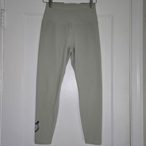 Peloton Athletic 3/4 Length Workout Leggings - Women's Medium - Mint Green